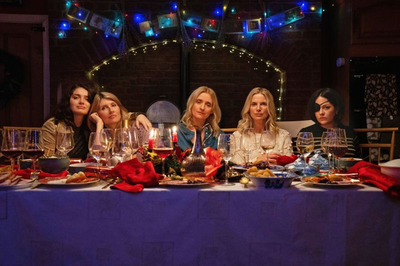 Die Hauptrollen in Bad Sisters spielen Eve Hewson, Sharon Horgan, Anne-Marie Duff, Eva Birthistle und Sarah Greene