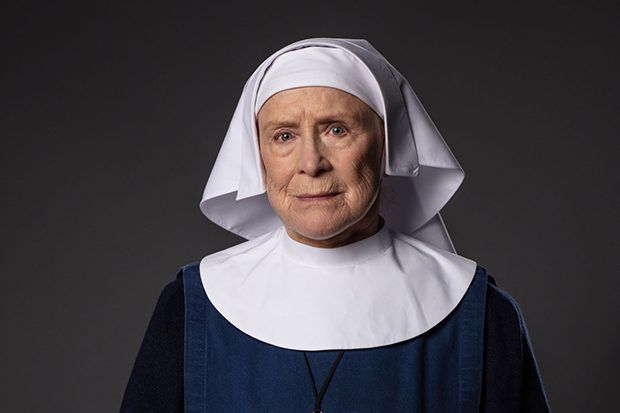 Judy Parfitt spielt Schwester Monica Joan in Call the Midwife