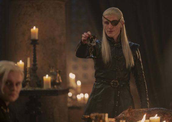 Ewan Mitchell als Prinz Aemond Targaryen in House of the Dragon