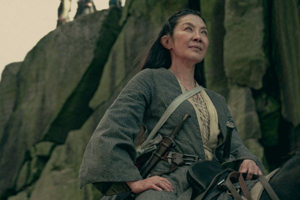 Michelle Yeoh spielt die Hauptrolle in The Witcher: Blood Origin