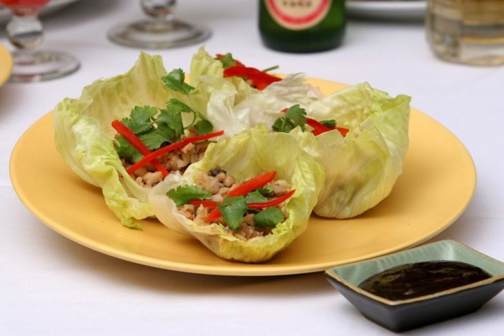 Chinesische Salatbecher