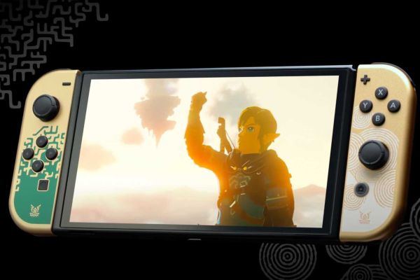 Switch OLED im Zelda: Tears of the Kingdom-Design.
