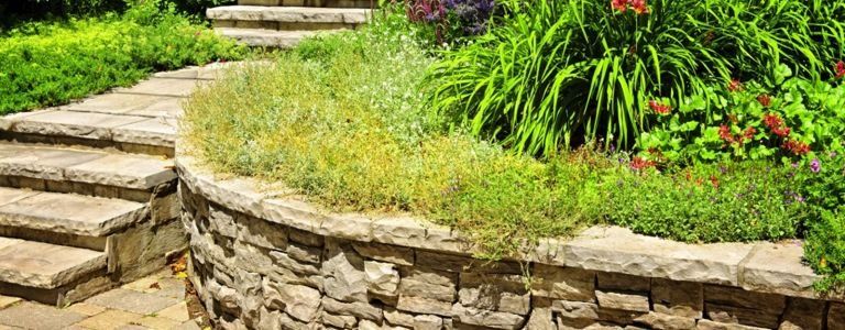 Stützmauern können Ihren Garten verändern