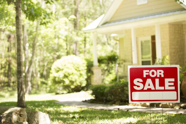 Zeichen für den Verkauf von Immobilien