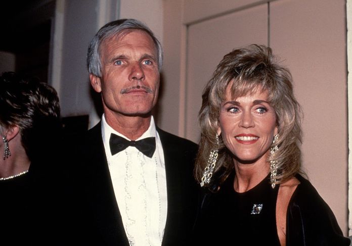 NEW YORK, NY - ca. 1990: Ted Turner und Jane Fonda ca. 1990 in New York City. (Foto von Robin Platzer/IMAGES/Getty Images)