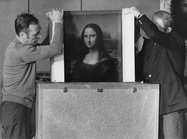 Die Mona Lisa ist für den Transport nach Tokio gepackt. Louvre. Paris. 15.04.1974.