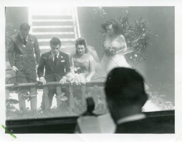 https://www.reddit.com/r/OldSchoolCool/comments/686cs6/underwater_wedding_in_san_marcos_tx_1954/