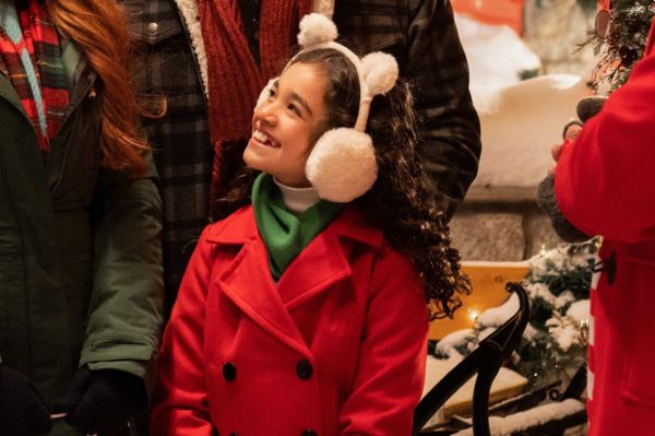 Weihnachten im Wunderland. (L-R) Lindsay Lohan als Sierra, Chord Overstreet als Jake in Weihnachten im Wunderland. Kr. Scott Everett White/Netflix © 2021
