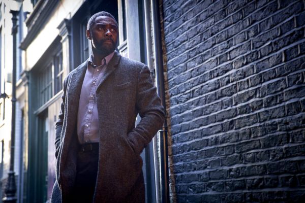 Idris Elba als Johannes Luther in Luther: Die gefallene Sonne