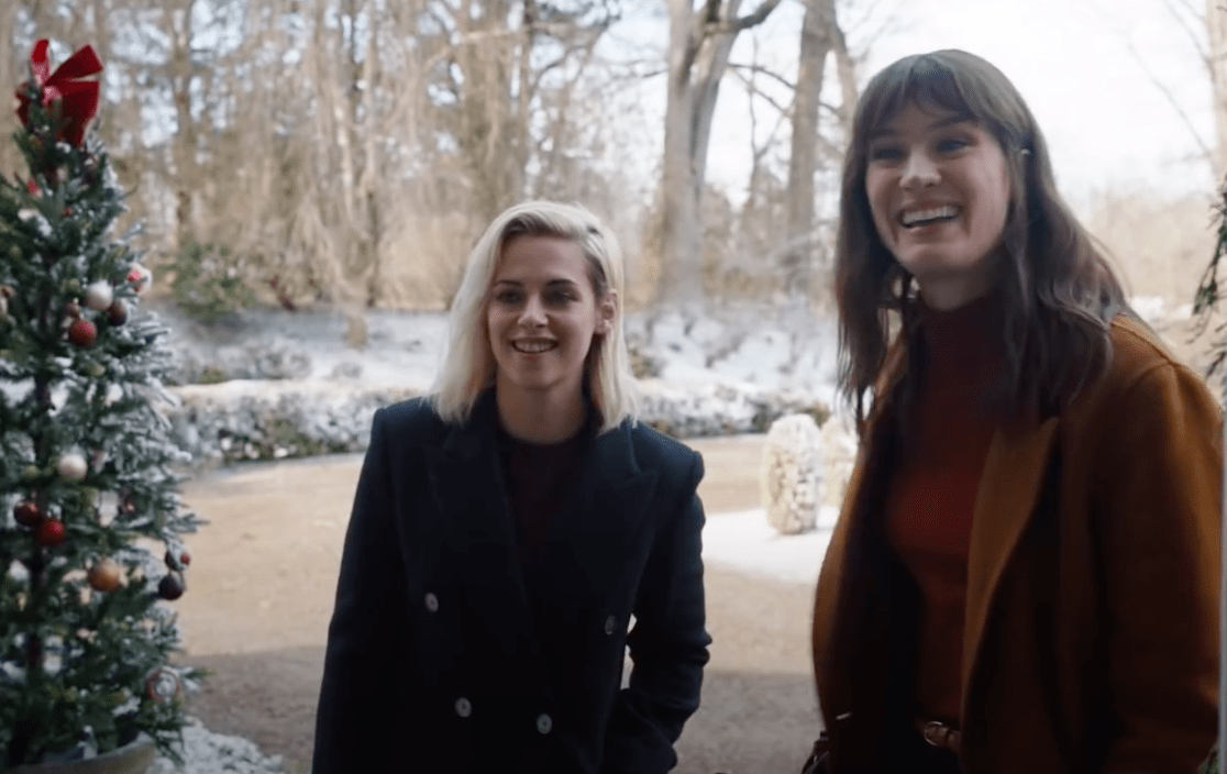 Seht den First-Look-Trailer zu Kristen Stewarts lesbischer Weihnachts-Rom-Com Happiest Season