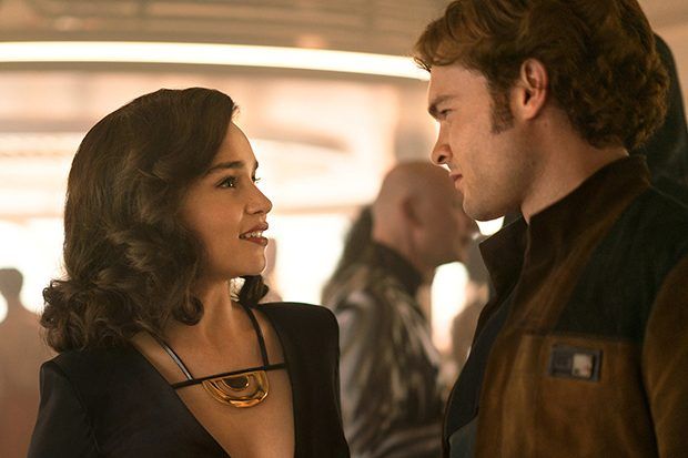 Hinter Emilia Clarkes Solo-Charakternamen steckt eine sehr seltsame Star Wars-Geschichte